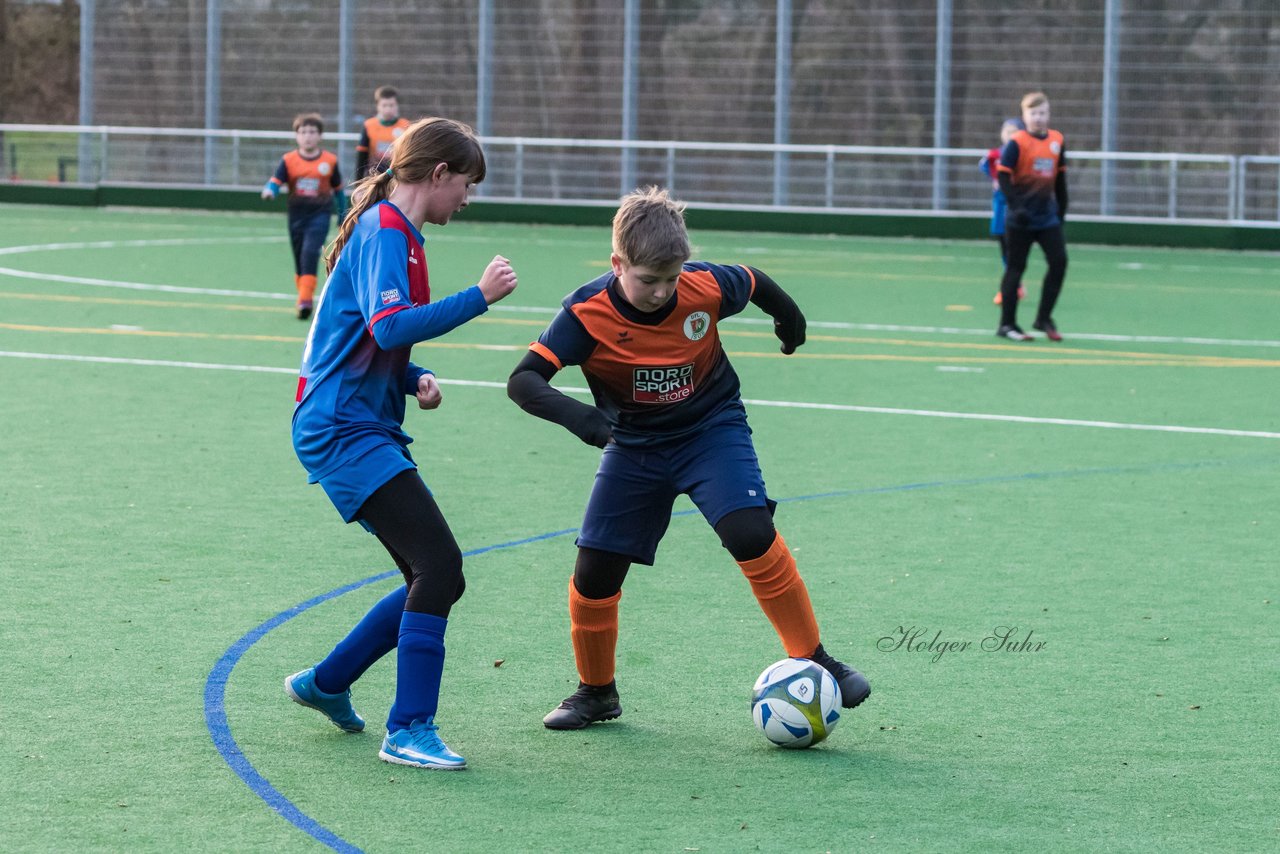 Bild 227 - wCJ VfL Pinneberg - mDJ VfL Pinneberg/Waldenau : Ergebnis: 1:3